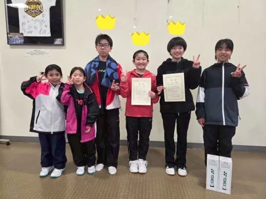 オープン大会のメンバー（6年女子上位・5年女子上位・6年男子下位トーナメントで優勝）